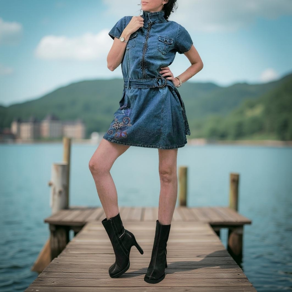 SPEECHLESS Applique Denim Dress